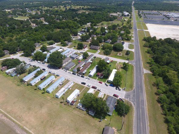 Riverside Estates Mobile Home Park: 6112 Leonard Rd, Bryan, TX 77807